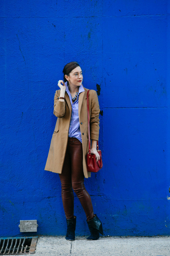 Christine-Cameron-我式丸剂 - Tate-Tullier-Blue-Wall2-700x1050