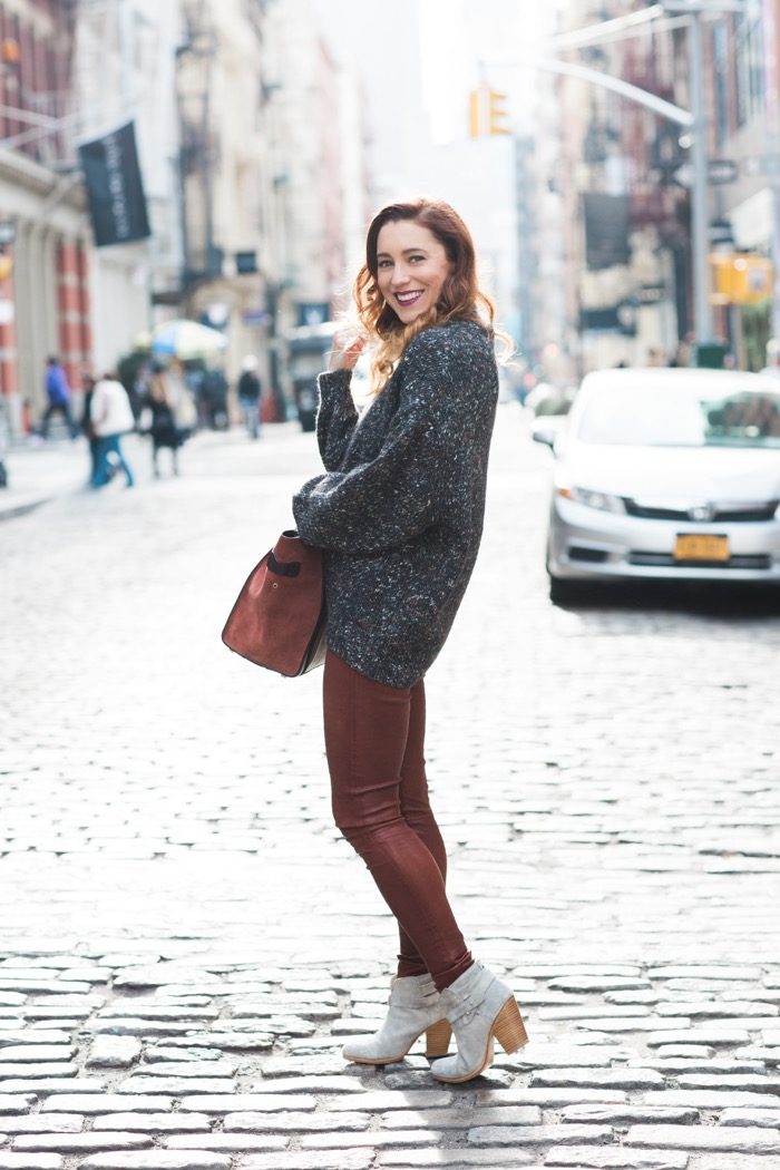 Christine-Cameron-My-Squiet-Pill-Aritzia - 超大针织rag-and-bone-cognac-leather-pants9