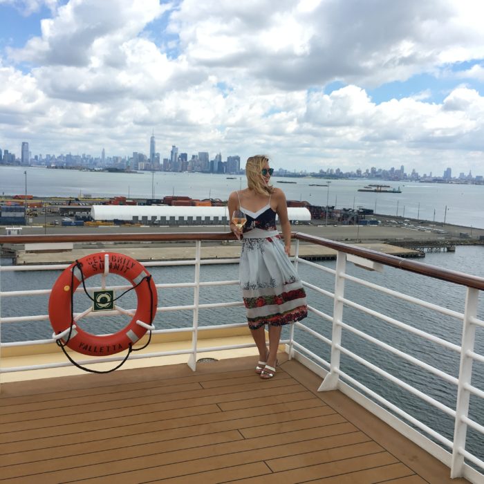 我的风格丸的Christine Cameryb亚博on在周末在名人峰会巡航巡航-5