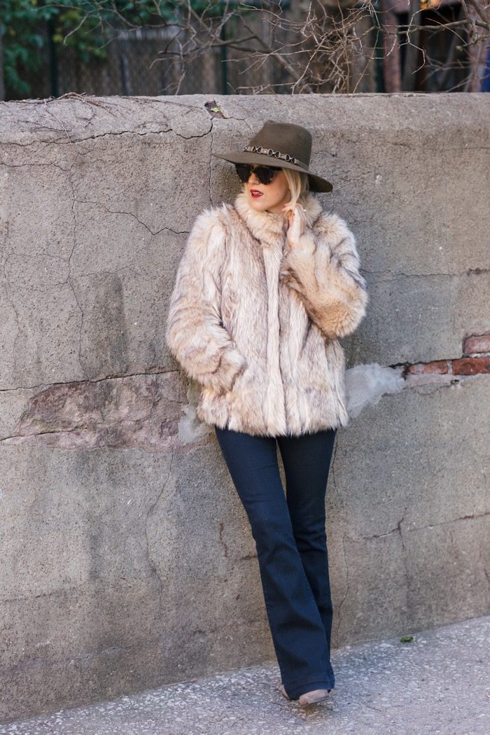 Christine-Cameron-of-My Sutty药丸佩戴A-Faux-Fur-Top-Shop-and-Kathy-Jeanne-Hat_6